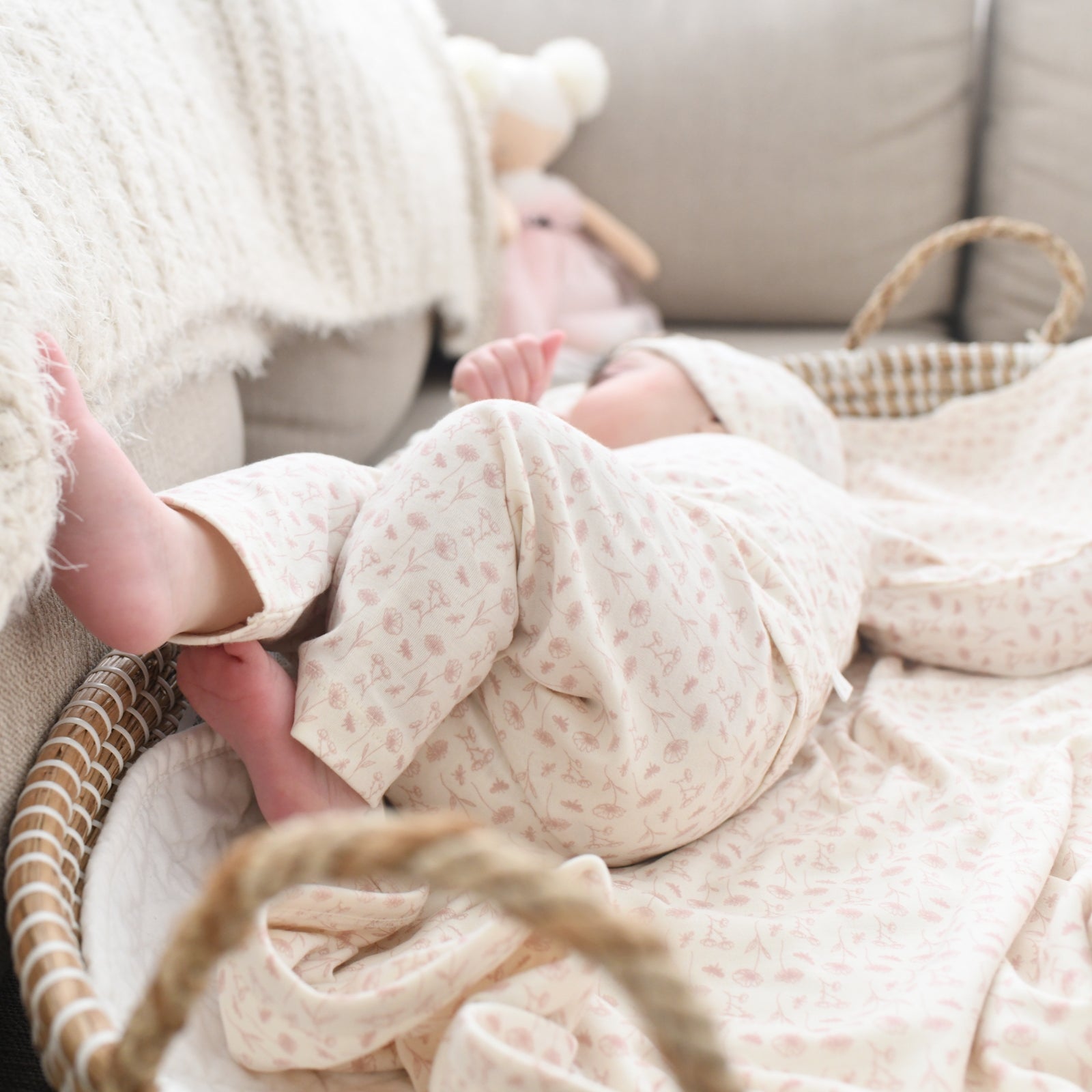 TWO PIECE SET - HAND DRAWN FLOWERS