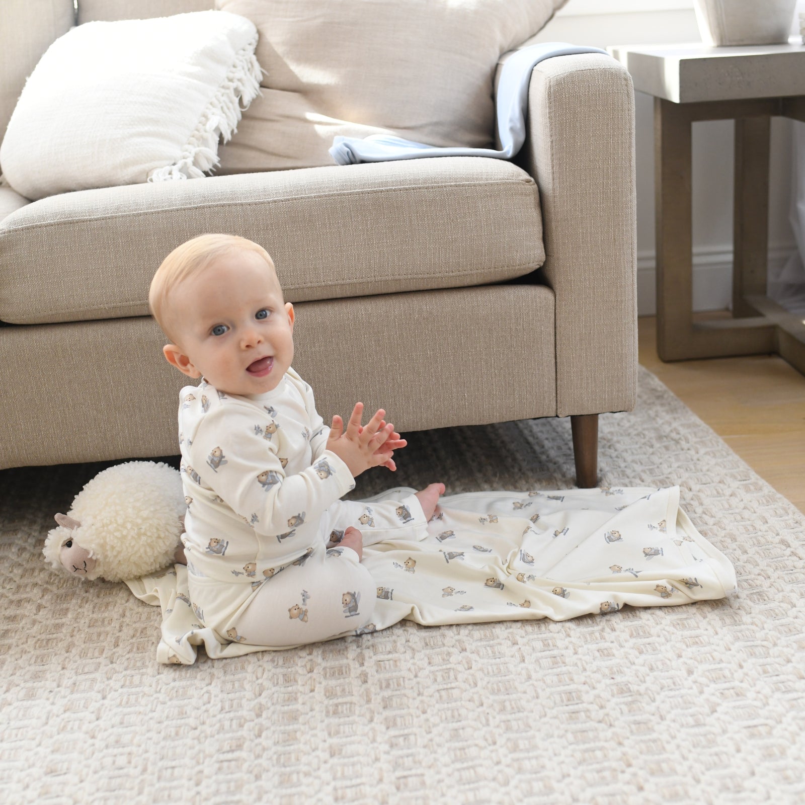 TWO PIECE SET - AIRPLANE BEARS